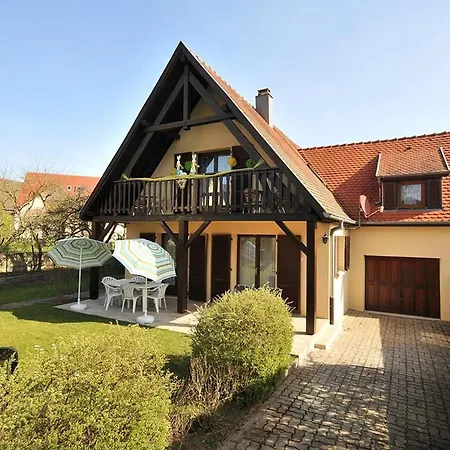 A Avec Jardin Et Parking Prive - Fr-1-744-45