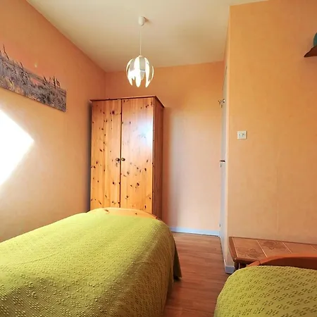 A Avec Jardin Et Parking Prive - Fr-1-744-45 *