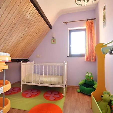 A Avec Jardin Et Parking Prive - Fr-1-744-45