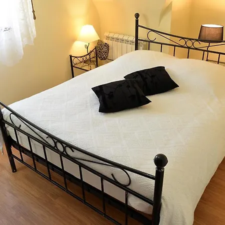 A Avec Jardin Et Parking Prive - Fr-1-744-45 * リクヴィール