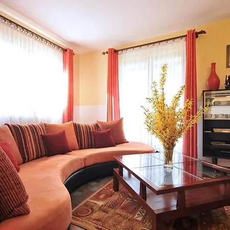 A Avec Jardin Et Parking Prive - Fr-1-744-45 * リクヴィール